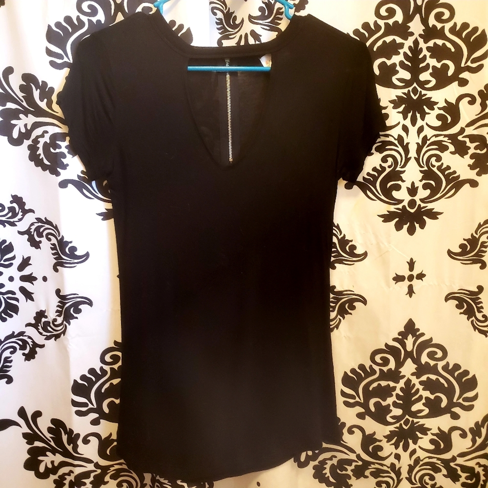 Black zipper tee, S ‼️3/$25!!‼️
